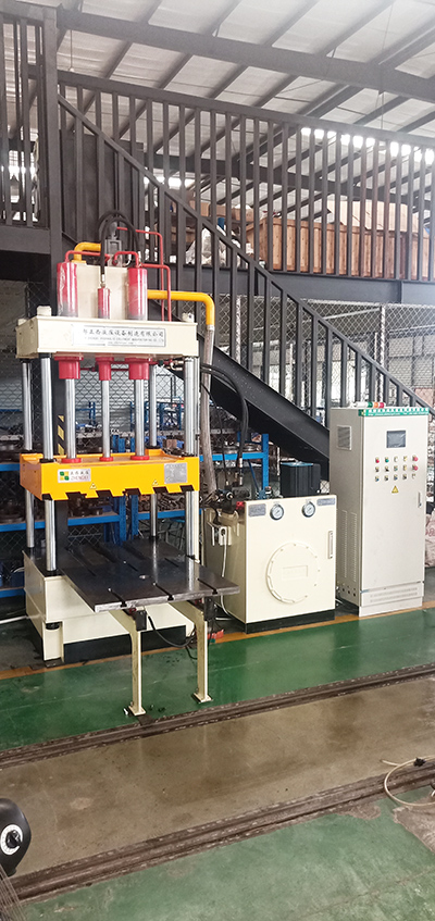 山東德州液壓機需求客戶定制的60噸精密伺服液壓機圓滿交貨，祝賀！